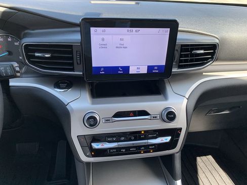 Used 2022 Ford Explorer XLT w/ Equipment Group 202A image 22