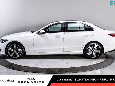 Used 2025 Mercedes-Benz C 300 4MATIC Sedan image 3