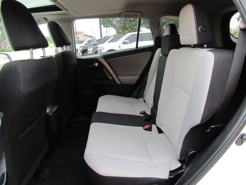 Used 2016 Toyota RAV4 XLE FWD image 10