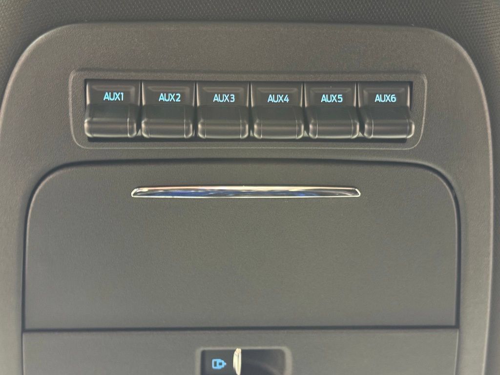 Used 2025 Ford F150 Raptor AWD/4WD image 53