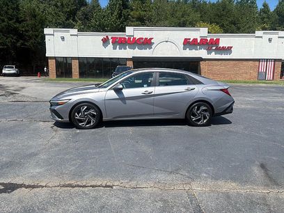 Used 2025 Hyundai Elantra SEL