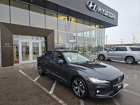 Used 2024 Volvo S60 B5 Core image 7