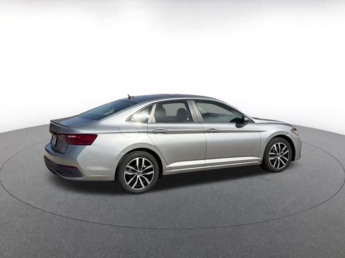 Used 2025 Volkswagen Jetta SE image 15