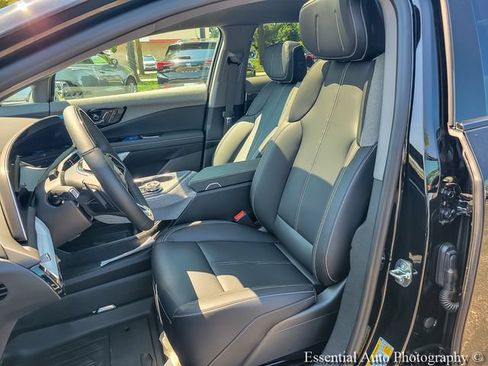 New 2026 Cadillac Optiq Luxury 1 w/ LPO, Floor Liner Package AWD/4WD image 15