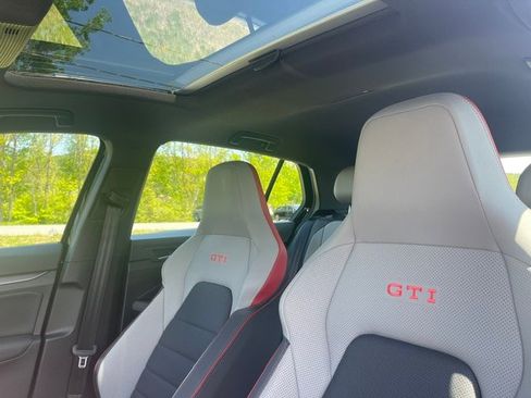 Used 2025 Volkswagen GTI SE FWD image 14