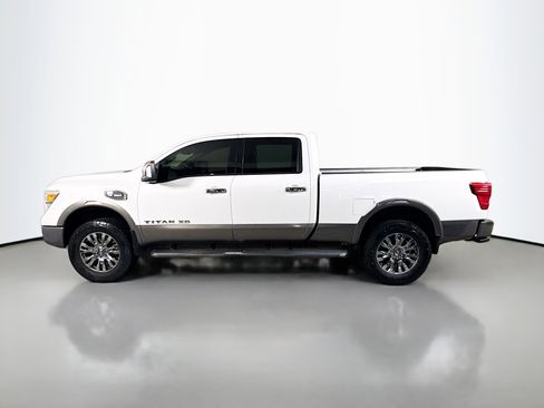 Used 2019 Nissan Titan Platinum Reserve w/ Platinum Utility Package AWD/4WD image 6