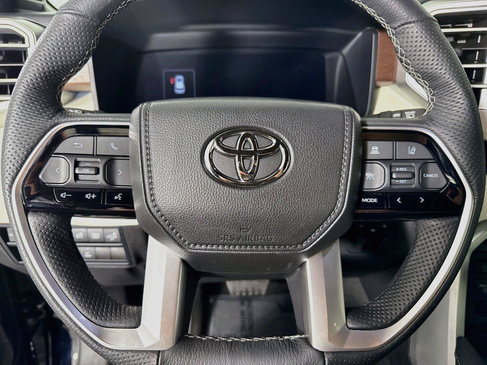 Used 2025 Toyota Sequoia Capstone AWD/4WD image 17