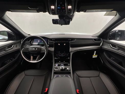 New 2024 Jeep Grand Cherokee Limited 4xe w/ Luxury Tech Group II image 9