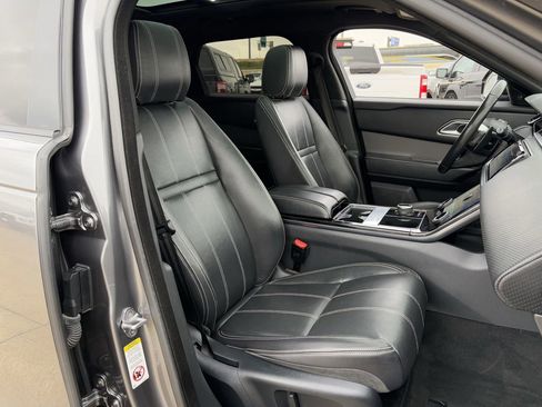 Used 2018 Land Rover Range Rover Velar S image 31