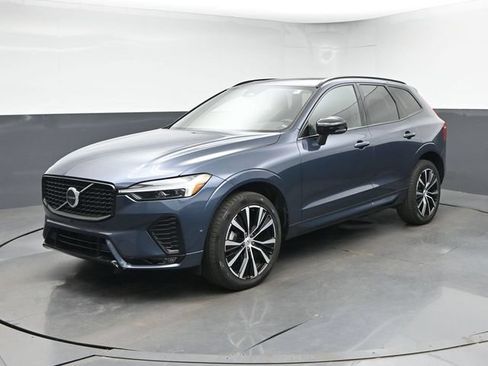Used 2024 Volvo XC60 B5 Plus w/ Protection Package Premier AWD/4WD image 4