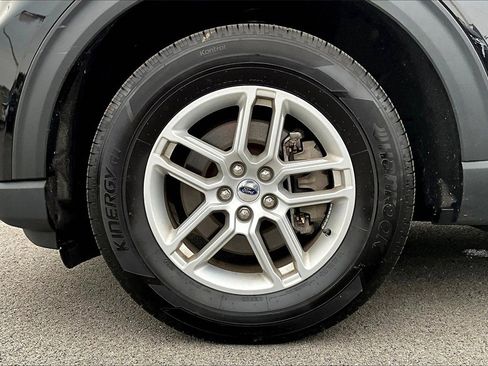 Certified 2025 Ford Explorer Active image 9