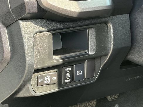 Used 2019 Toyota Tacoma TRD Off-Road AWD/4WD image 26