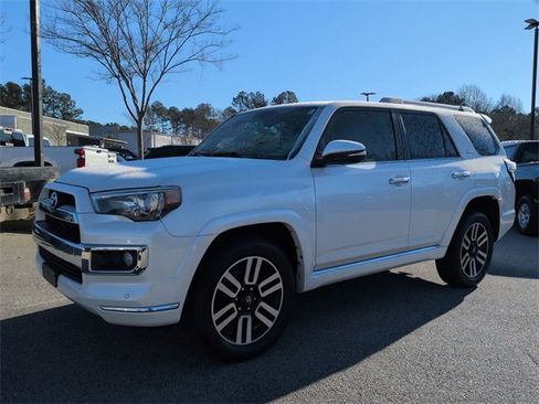 Used 2015 Toyota 4Runner SR5 image 7