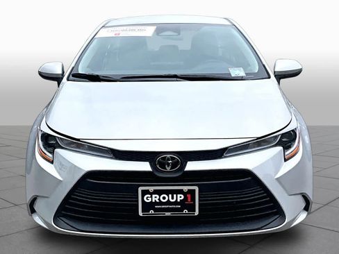 Certified 2025 Toyota Corolla LE FWD image 4