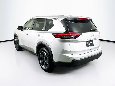 Used 2025 Nissan Rogue SV image 5
