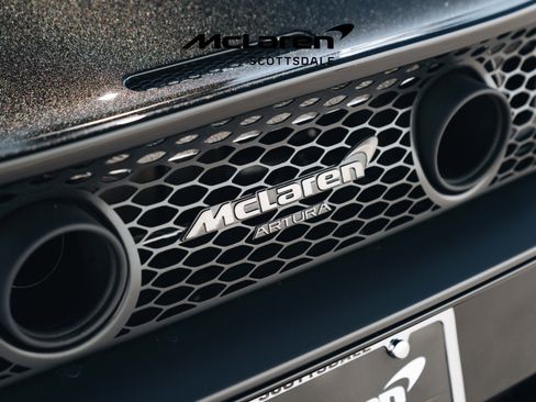 Used 2025 McLaren Artura Spider image 37