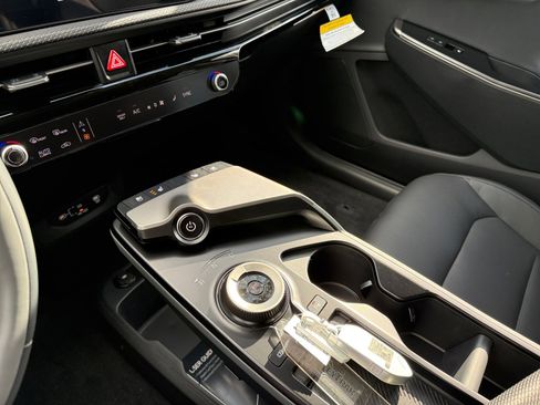 New 2025 Kia EV6 Wind image 13