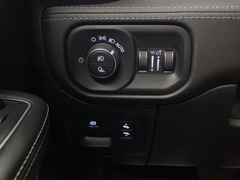 Used 2020 RAM 1500 Limited AWD/4WD image 29