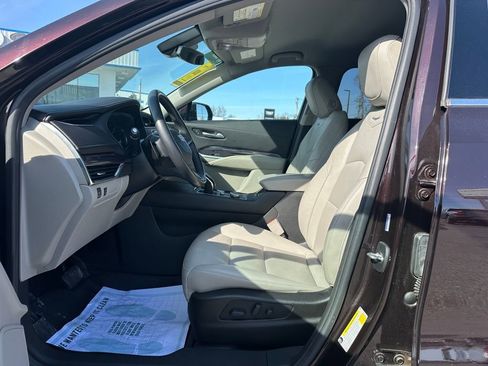 Used 2021 Cadillac XT4 Luxury w/ Cold Weather Package image 25