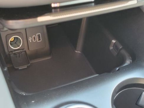 New 2025 Ford Explorer Active w/ Active Comfort Package image 32