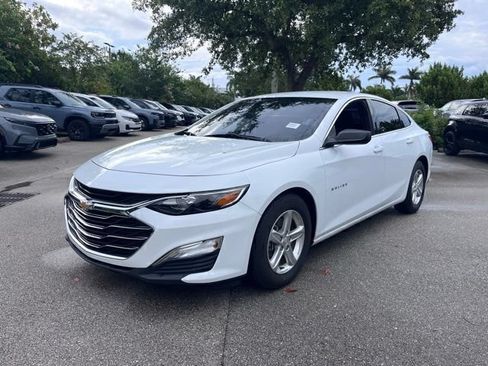 Used 2022 Chevrolet Malibu LS FWD image 3