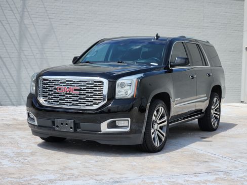 Used 2018 GMC Yukon Denali w/ Denali Ultimate Package AWD/4WD image 3