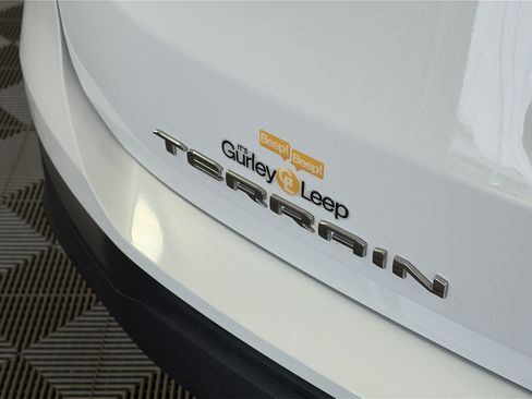 Certified 2024 GMC Terrain SLE w/ Driver Convenience Package AWD/4WD image 21