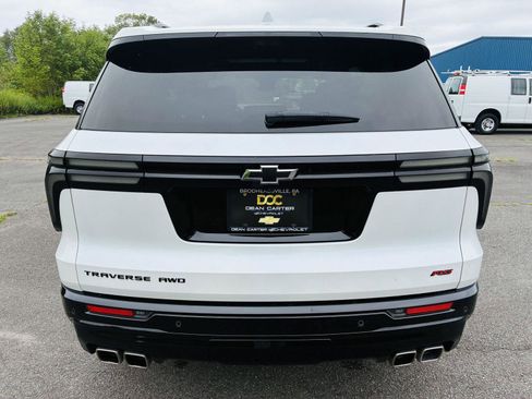 Used 2024 Chevrolet Traverse RS image 6