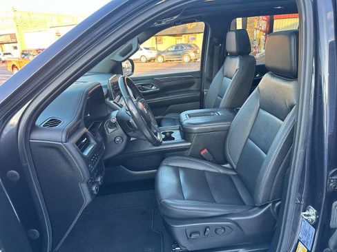 Used 2022 Chevrolet Suburban Z71 w/ Luxury Package image 15