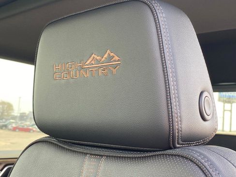 New 2026 Chevrolet Silverado 1500 High Country w/ Technology Package AWD/4WD image 18
