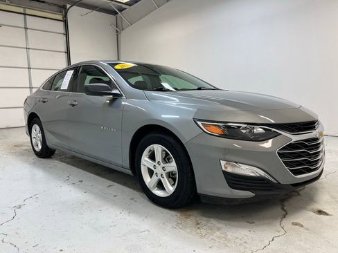 Used 2025 Chevrolet Malibu LS FWD image 8