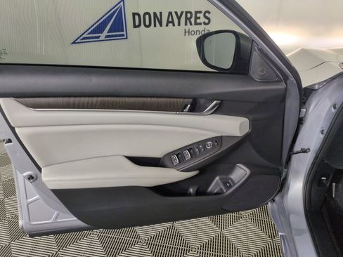 Used 2019 Honda Accord EX image 13