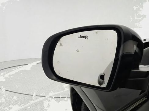 Used 2024 Jeep Compass Latitude AWD/4WD image 12