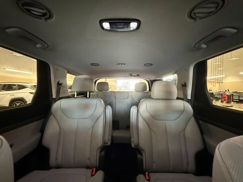 Used 2024 Hyundai Palisade SEL FWD image 31