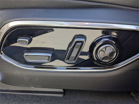 New 2025 Jeep Grand Cherokee L Summit w/ Luxury Tech Group V image 19