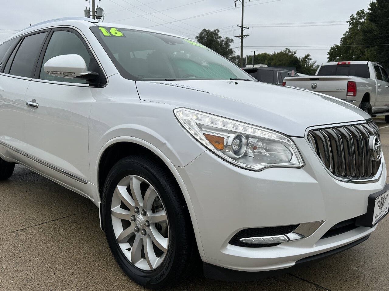 Used 2016 Buick Enclave Premium w/ Experience Buick Package FWD image 5