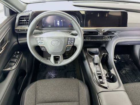 Certified 2024 Toyota Crown AWD/4WD image 4