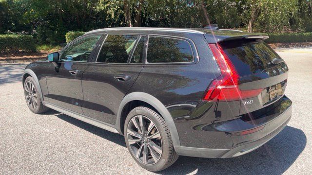 Used 2026 Volvo V60 B5 Cross Country Ultra AWD/4WD image 7