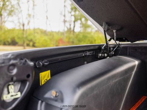 Used 2005 Chevrolet SSR w/ Preferred Equipment Group image 99