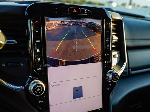 Used 2026 RAM 2500 Laramie AWD/4WD image 28