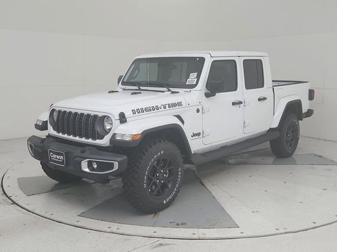 New 2025 Jeep Gladiator Sport image 4