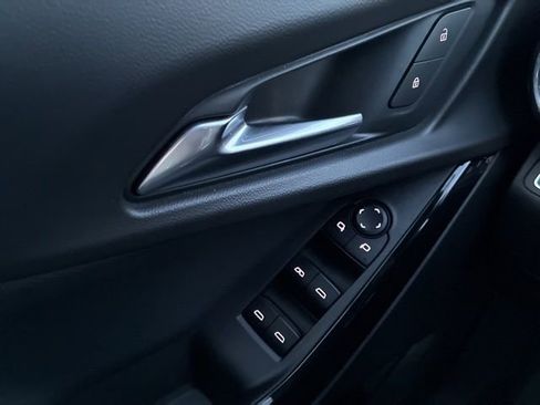 Used 2025 Chevrolet Equinox LT image 22