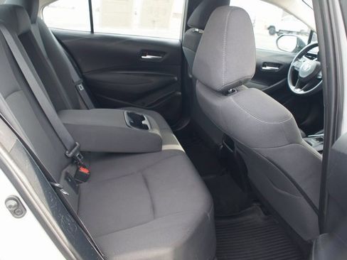 Used 2021 Toyota Corolla LE image 14