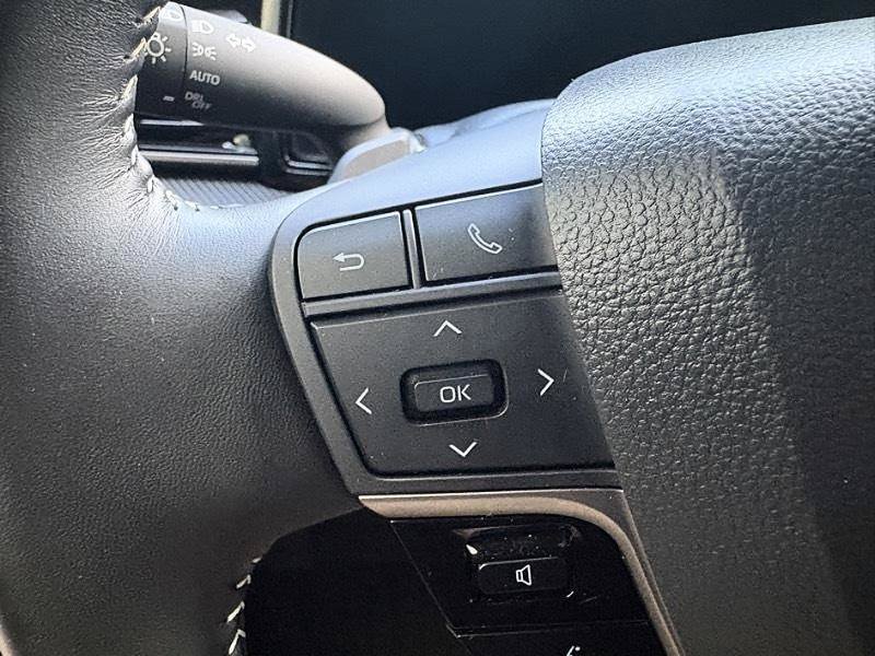 Used 2026 Toyota Camry SE FWD image 21