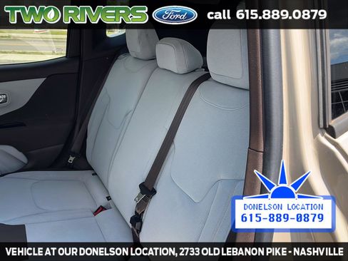 Used 2015 Jeep Renegade Latitude w/ Cold Weather Group FWD image 27