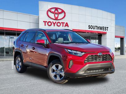 New 2025 Toyota RAV4 XLE w/ Blackout Package (GST)