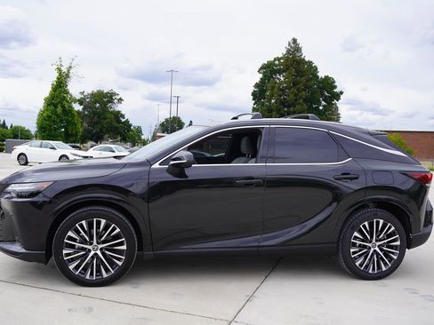 Used 2024 Lexus RX 350 Premium w/ Accessory Package (Z1) FWD image 3