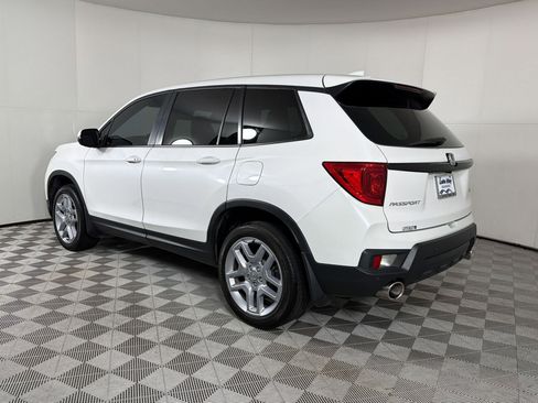 Used 2024 Honda Passport EX-L image 3