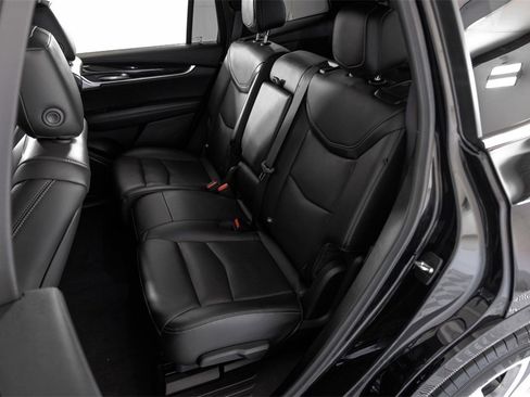 Used 2024 Cadillac XT6 Premium Luxury image 41