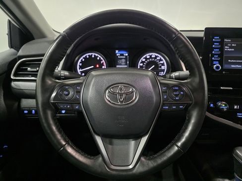 Used 2024 Toyota Camry SE image 16